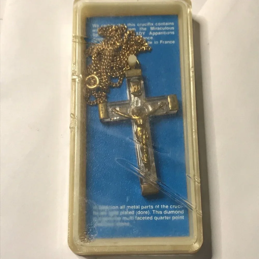 Vtg ‎ Lourdes France Cross Lucite Gold Plated Crucifix Holy Pendant Necklace NOS